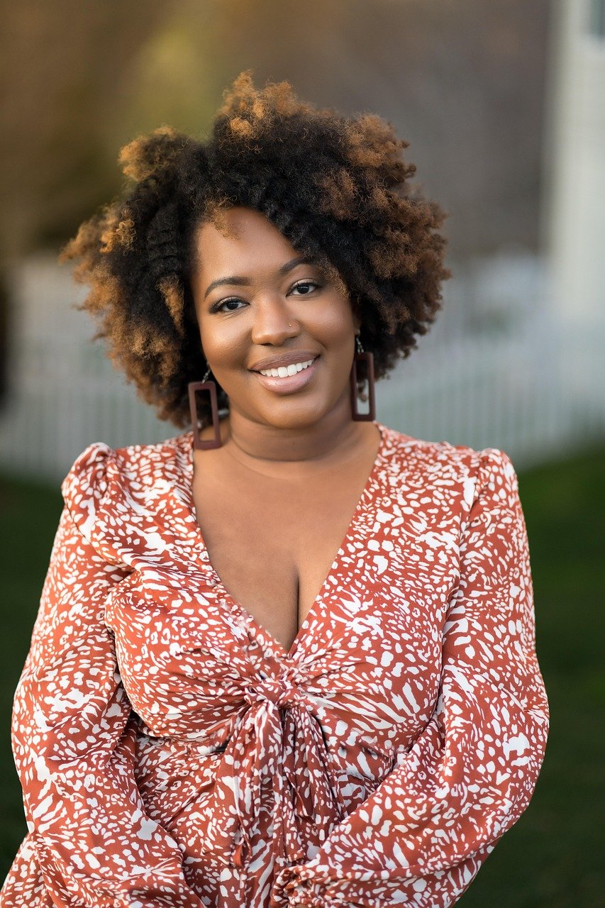 black-woman-7093911_1280